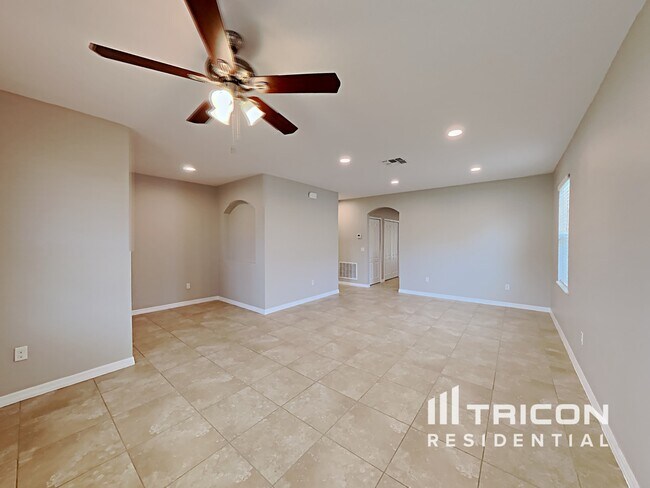 Building Photo - 113 Prairie Falcon Dr