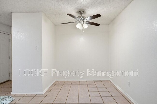 Building Photo - 10259 Aurora Dr