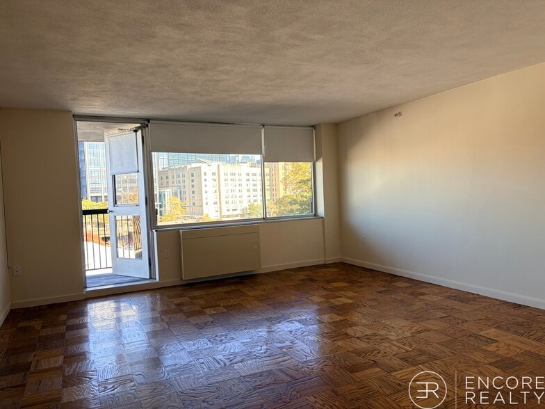 Building Photo - 16 Monmouth Ct