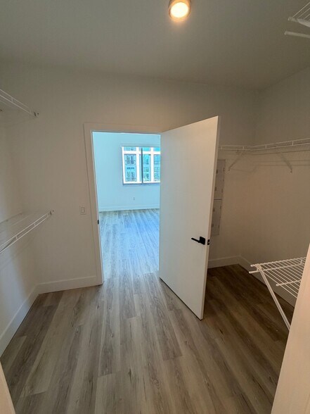 Building Photo - 147 NW 32nd St