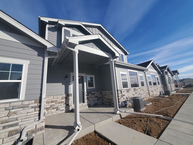 Building Photo - Updated and Very Spacious 3 Bedroom Townho...