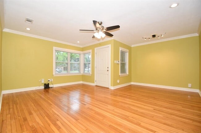 Building Photo - 5535 Berry Creek Dr