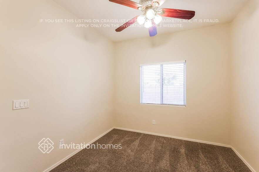Building Photo - 15722 W Calavar Rd