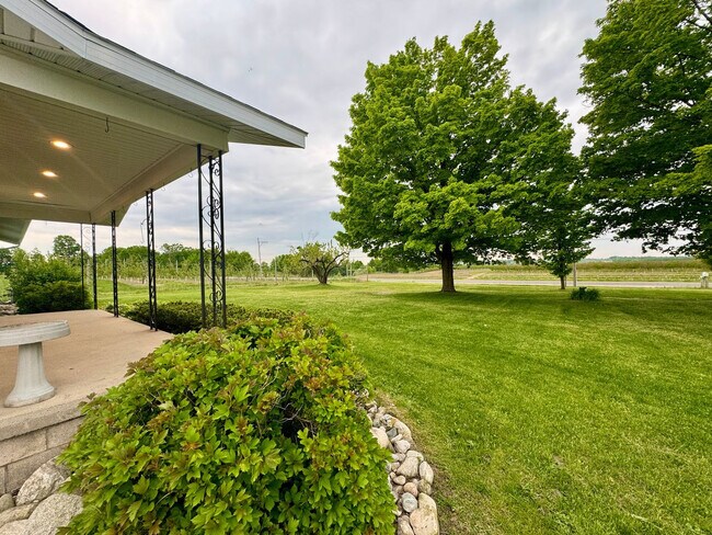 Building Photo - 8150 Elk Lake Rd