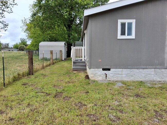 Building Photo - 0410