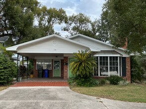 Building Photo - Lake Hollingsworth Area 3/2 – Updated & Move-In Ready