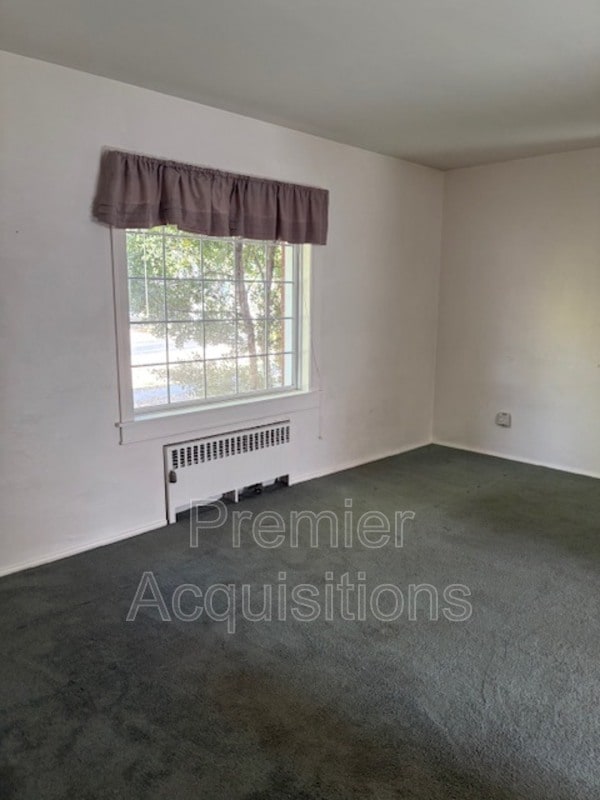 Building Photo - 1000 Main St