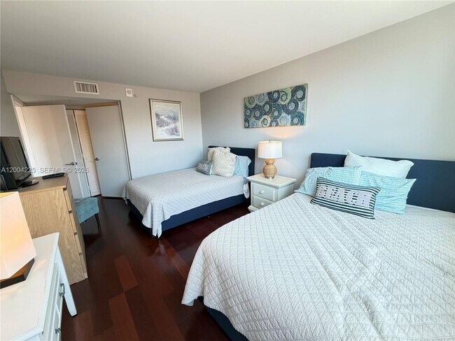 Building Photo - 90 Alton Rd