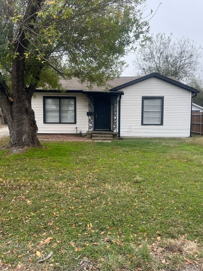 Building Photo - Charming 2/1 in Waco