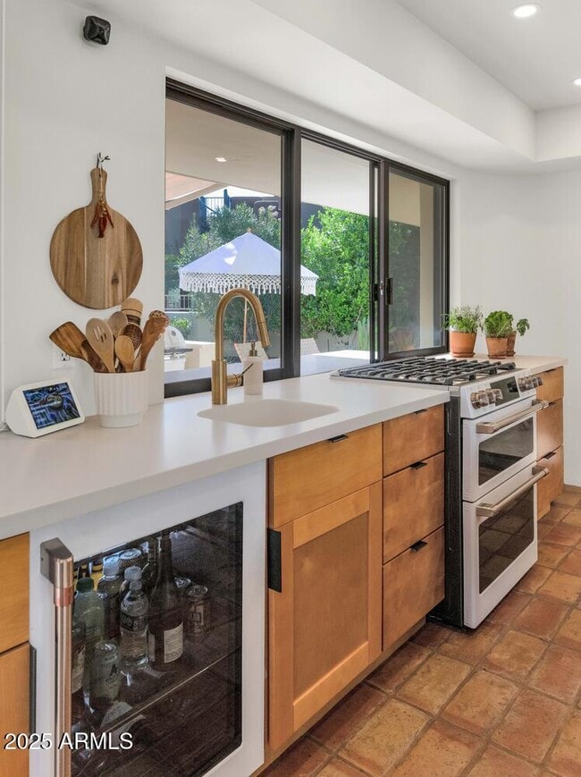 Building Photo - 9447 E Calle De Valle Dr