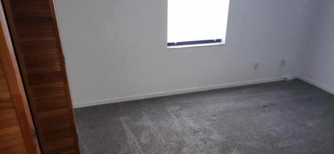 Building Photo - 242 Redbud Ln