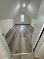 Building Photo - 305 W Clay Ave