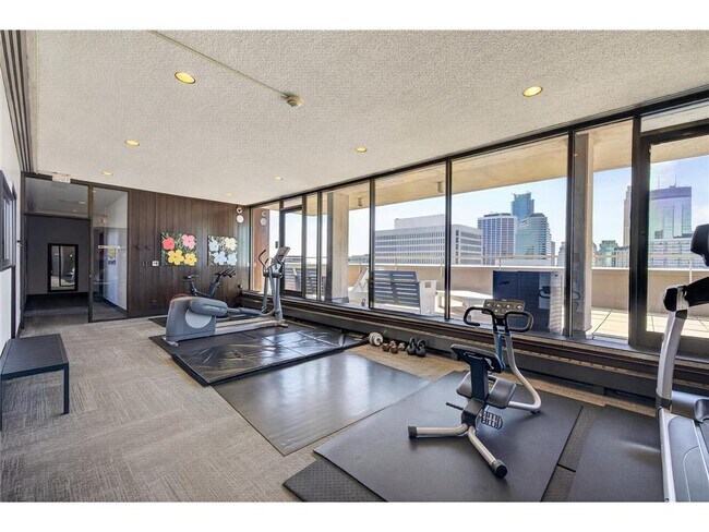 Building Photo - 19 S 1st St