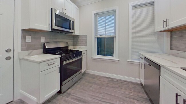 Building Photo - Cambridge St 4 Bed