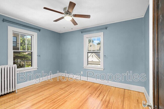 Building Photo - 969 St Clair Ave
