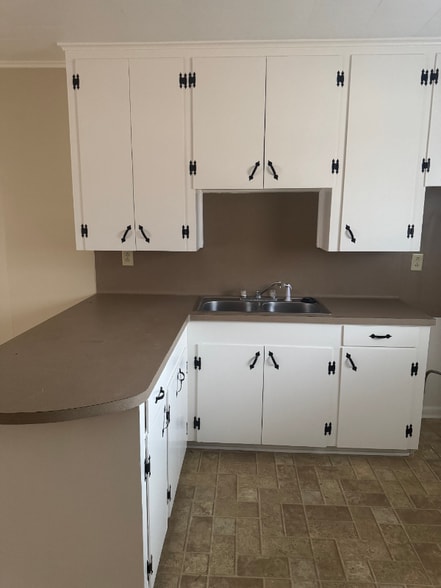 Building Photo - 206 Parmley Dr