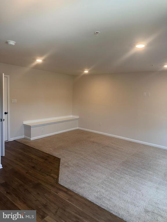 Building Photo - 6504 Bullrush Ct