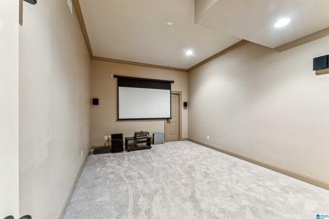 Building Photo - 2005 Lake Heather Dr