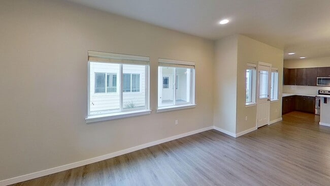 Building Photo - Beautiful 3-Bedroom Townhome w/ 2-Car Garage – Schedule a Tour Today!