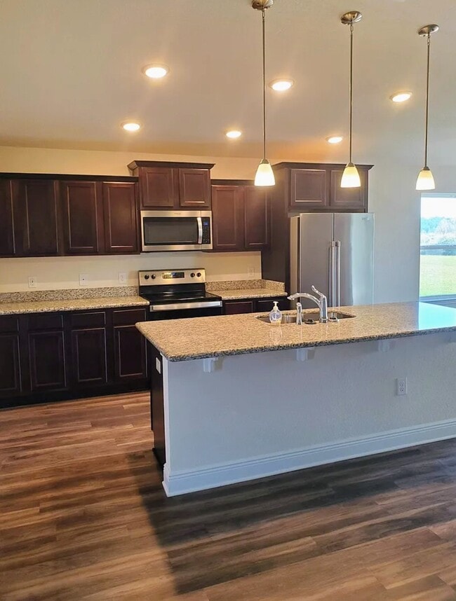 Building Photo - 6289 Redberry Dr