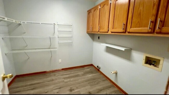 Building Photo - 545 Wilkes Cove