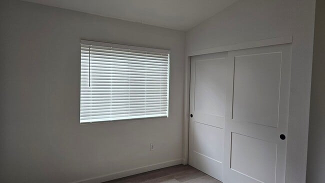 Building Photo - 376 Marna Dr