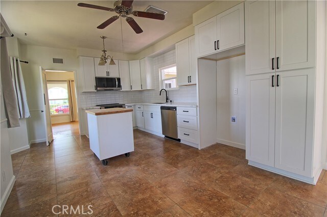 Building Photo - 3208 N Arrowhead Ave