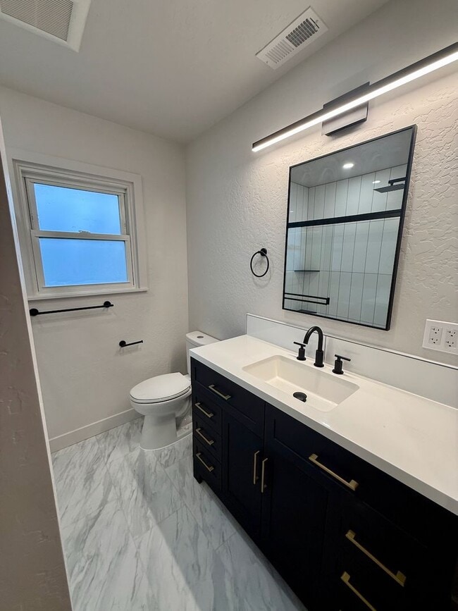 Building Photo - Immaculate FULL-REMODEL: 3 Bed 2 Bath Spokane Home w/ Brand New Everything!!