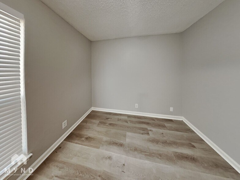 Building Photo - 2981 Owendale Dr