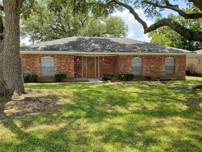 Primary Photo - 3206 Randall Dr