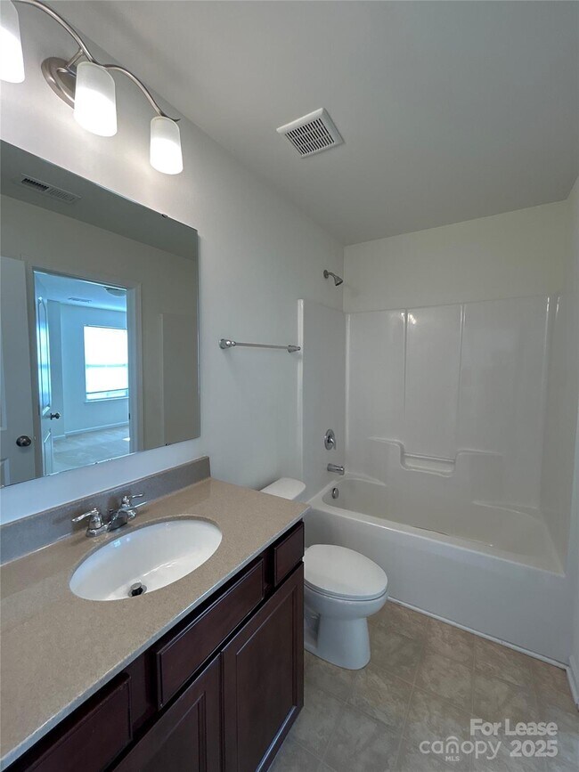 Building Photo - 6091 Starnes Dr