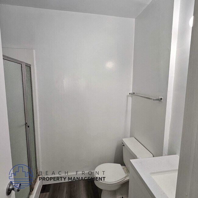 Building Photo - 912 E. La Palma Dr.