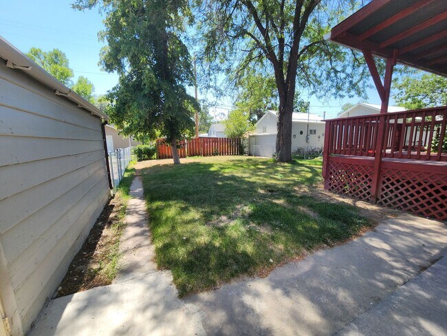 Building Photo - Completely remodeled 5 bed 2 bath home