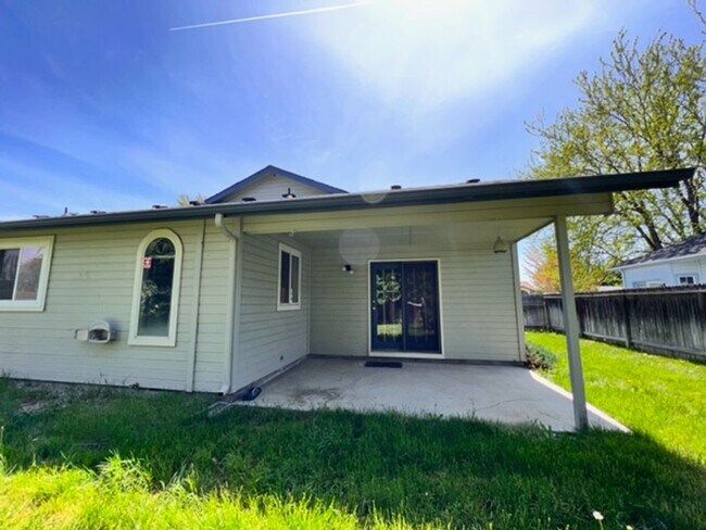 Building Photo - Beautiful Home in Boise!  *Special $300 OF...