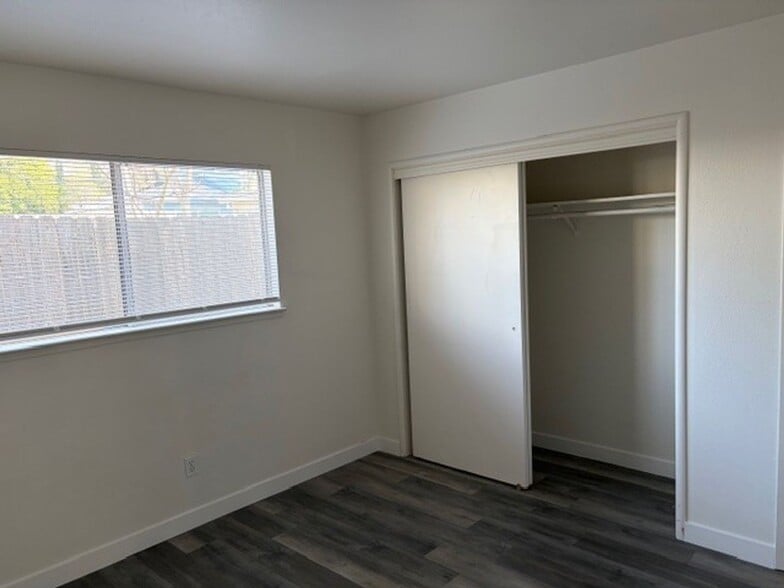 Building Photo - 3rd