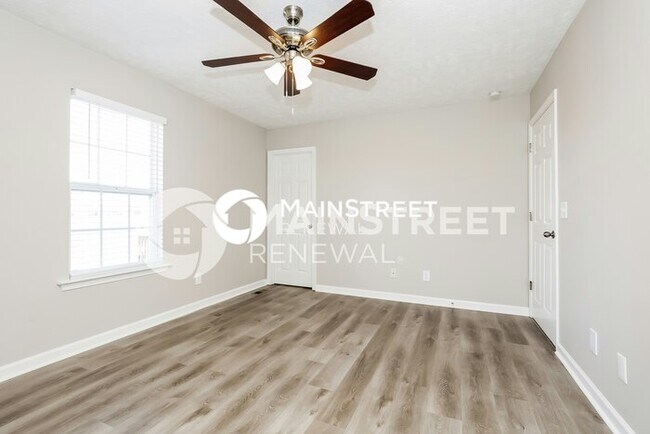 Building Photo - 2901 Ridgewood Dr