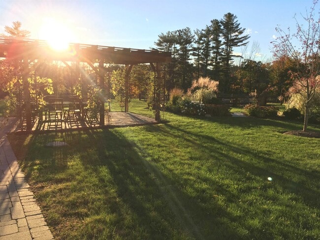 Building Photo - 26 N Main St