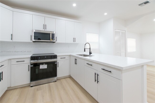 Building Photo - 10265 SW 173rd Terrace