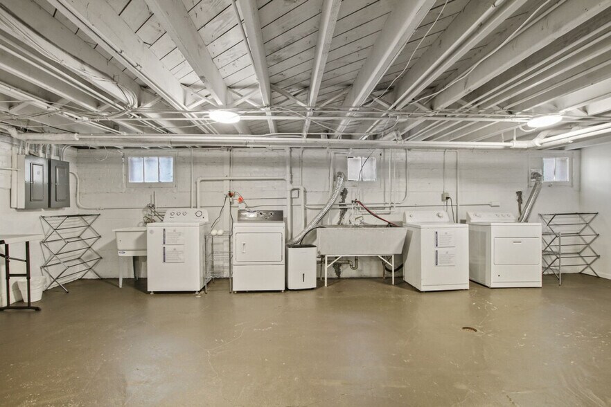 Building Photo - 1335 N Jackson St