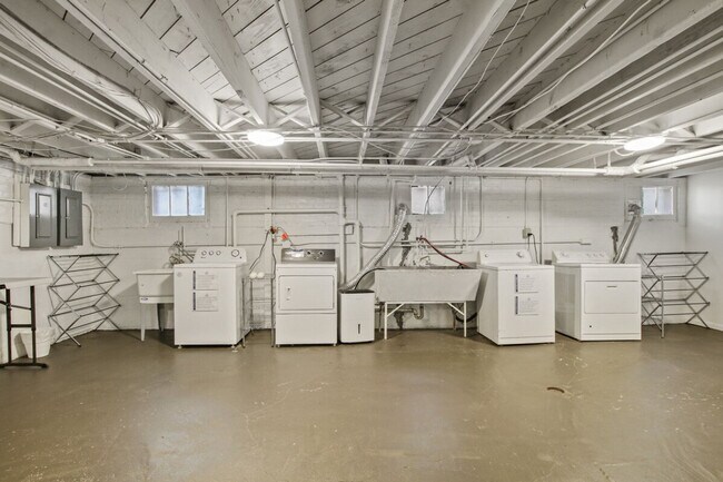 Building Photo - 1335 N Jackson St