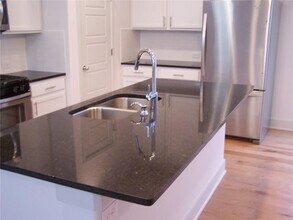 Building Photo - 2214 Capulet St