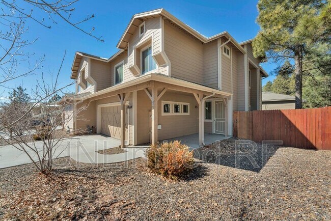 Building Photo - 1201 N Warm Springs Trail