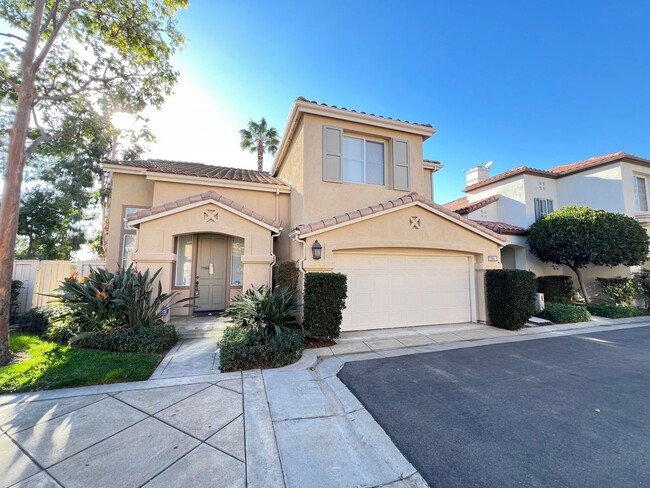 Primary Photo - Charming Tustin Ranch Home in Gated Commun...