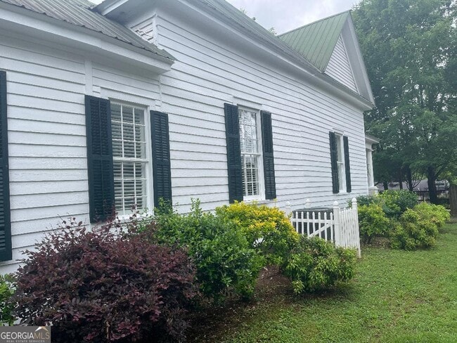 Building Photo - 568 S Talbotton St