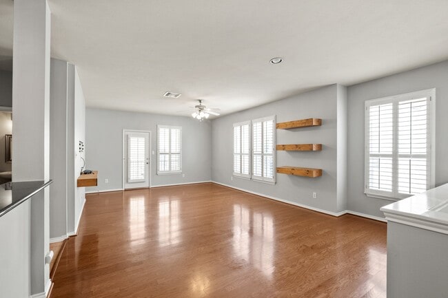 Building Photo - 5314 Schuler St
