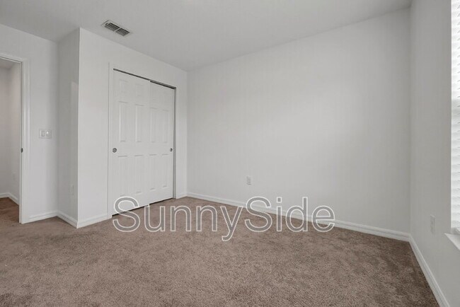 Building Photo - 10116 Grande Lp