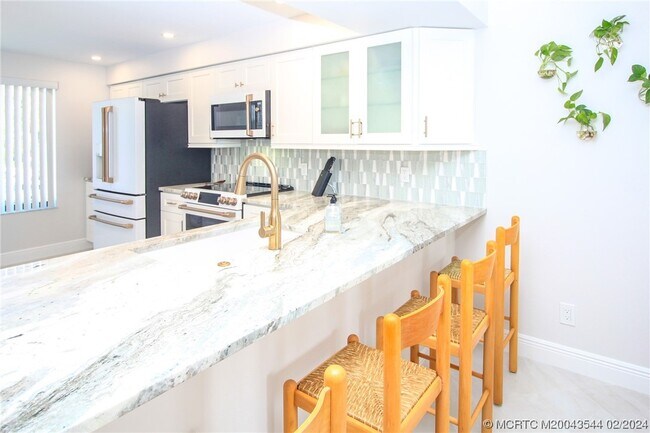 Building Photo - 4440 NE Sandpebble Trce