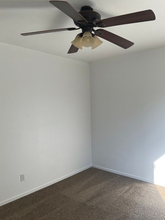 Building Photo - Sparks Family Home in Great Commuting and shopping Location