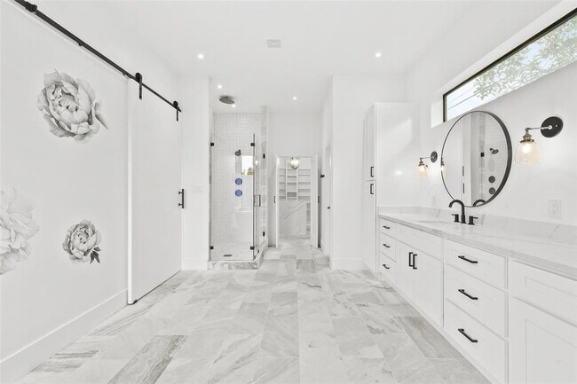 Building Photo - 2703 Tannehill Dr