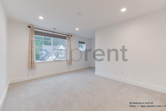 Building Photo - 18602 46th Ave SE